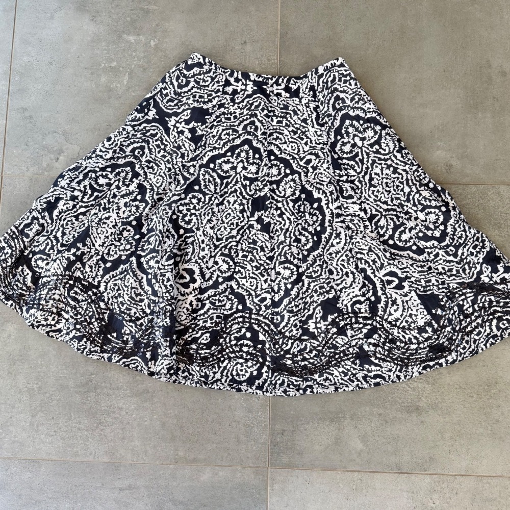 Chico's Paisley‎ A-Line Skirt Women Size 1 Blue White Silk Blend Sequin Hem